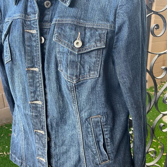 Tommy Hilfiger Denim Jean Jacket with multiple Pockets & Feminine Details XL - Picture 2 of 16